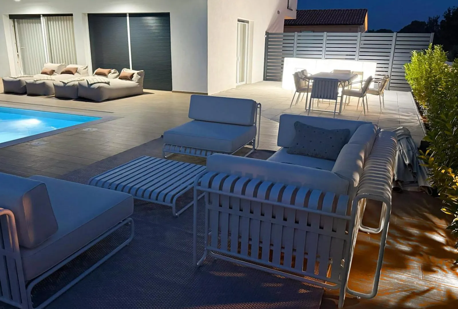 Villa Nobel For 6 Adults With Private 40 M2 Heated Pool, Outside Bar & Movie Theatre Bibići