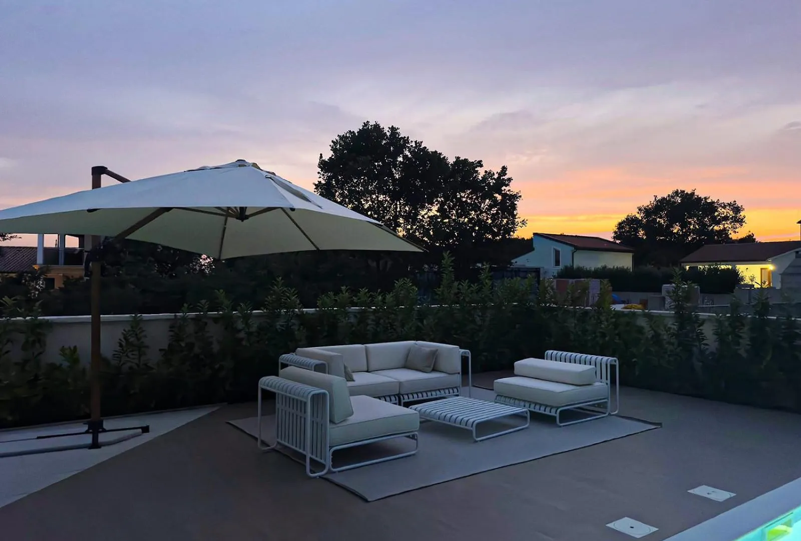 Villa Nobel For 6 Adults With Private 40 M2 Heated Pool, Outside Bar & Movie Theatre Bibici