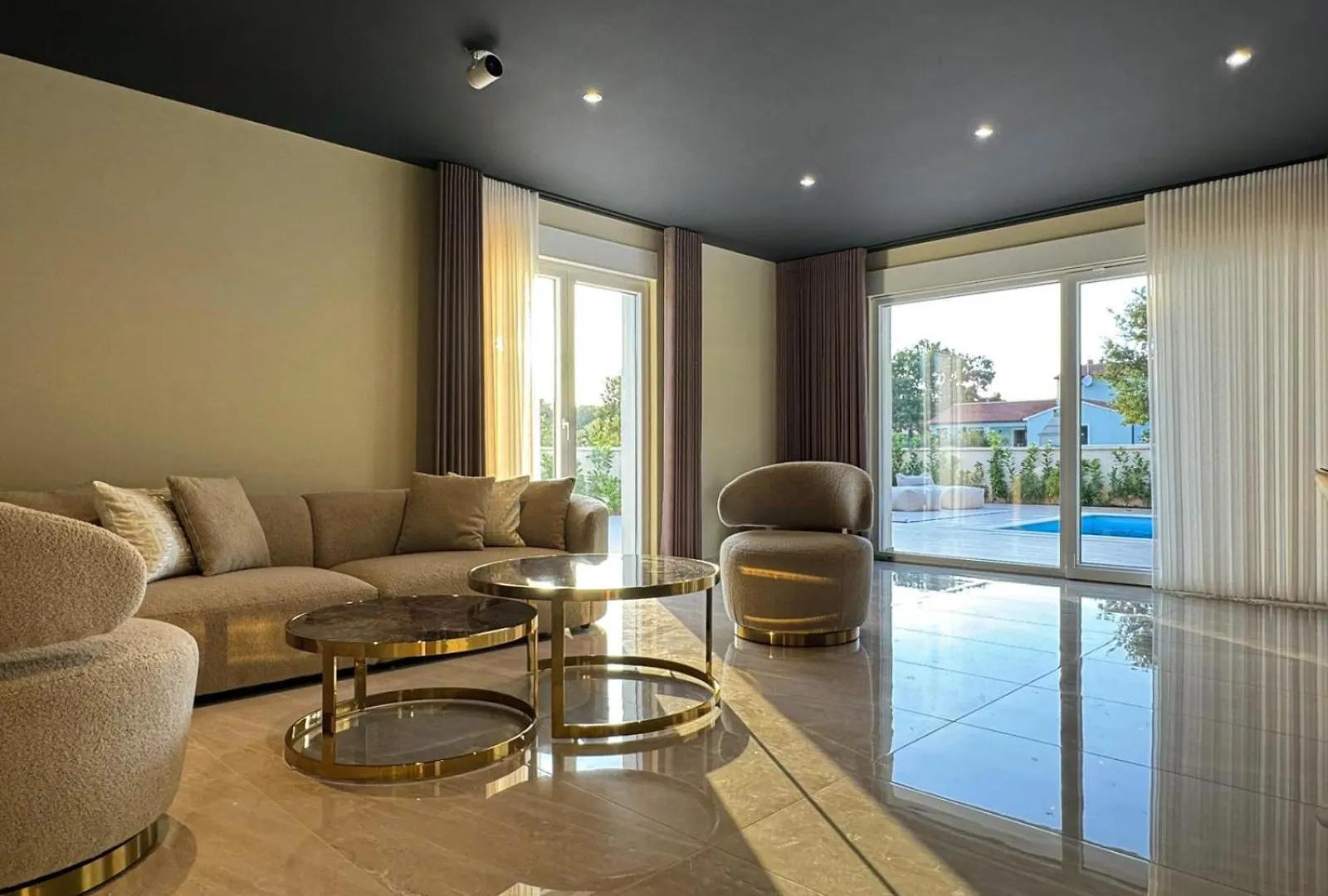 Villa Nobel For 6 Adults With Private 40 M2 Heated Pool, Outside Bar & Movie Theatre Bibici