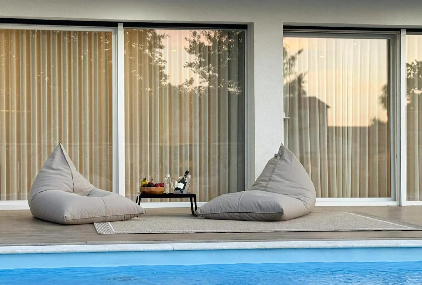 Villa Nobel For 6 Adults With Private 40 M2 Heated Pool, Outside Bar & Movie Theatre Bibici